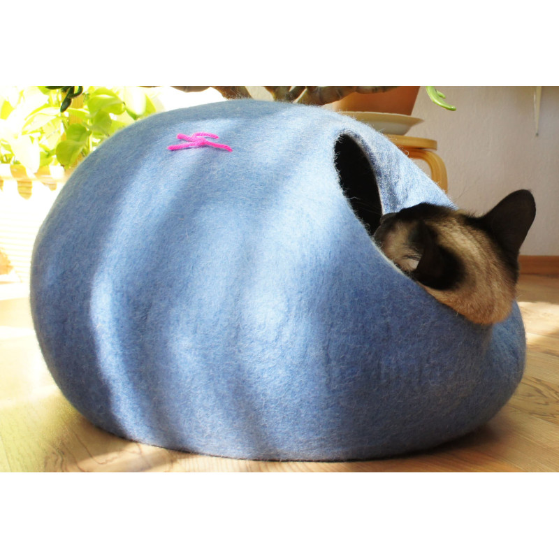 Grotte-pour-chat-bleu-cote