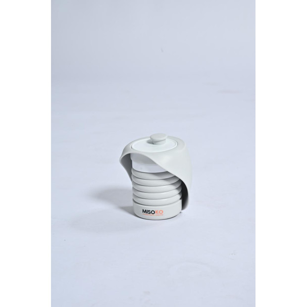 Gourde-étanche-pour-promenades-Misoko-550ml-completement-repliée